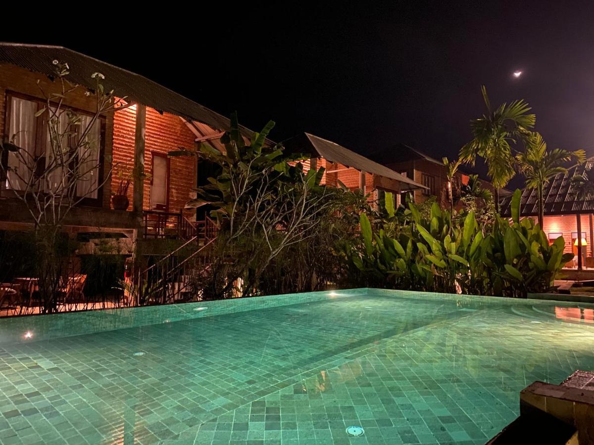 Baansuk Sukhothai Resort Екстериор снимка