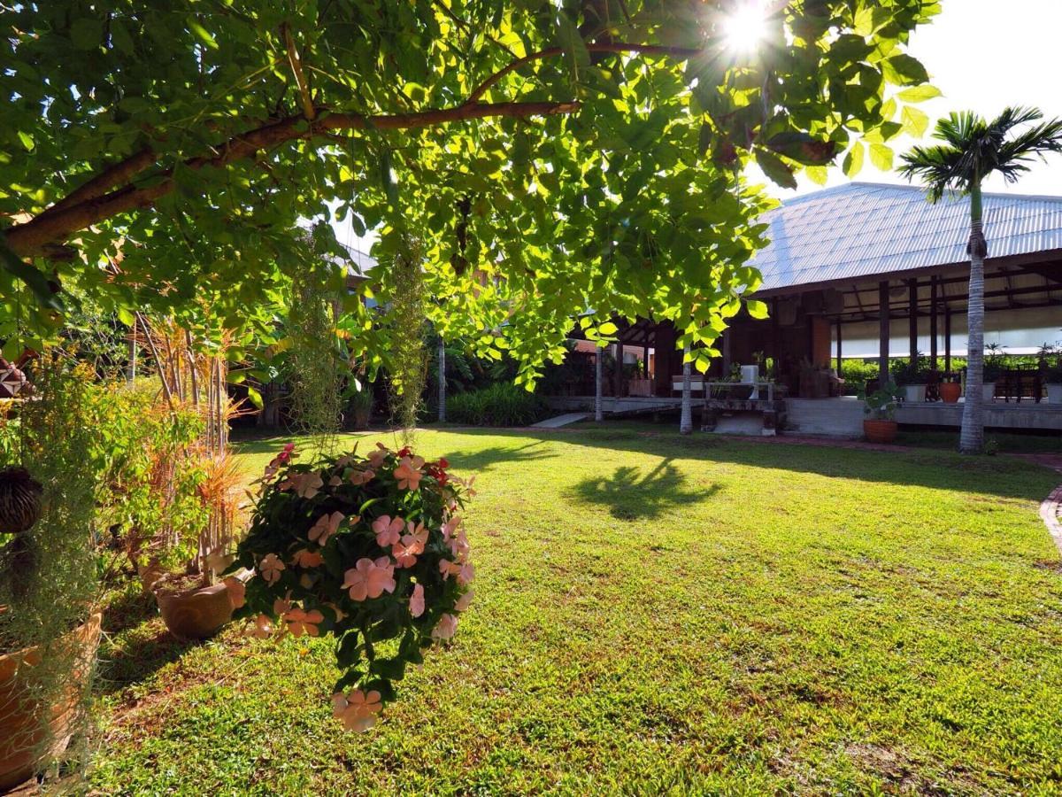 Baansuk Sukhothai Resort Екстериор снимка