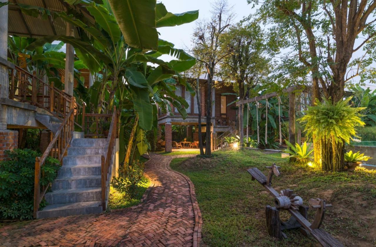 Baansuk Sukhothai Resort Екстериор снимка
