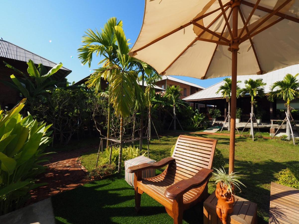 Baansuk Sukhothai Resort Екстериор снимка
