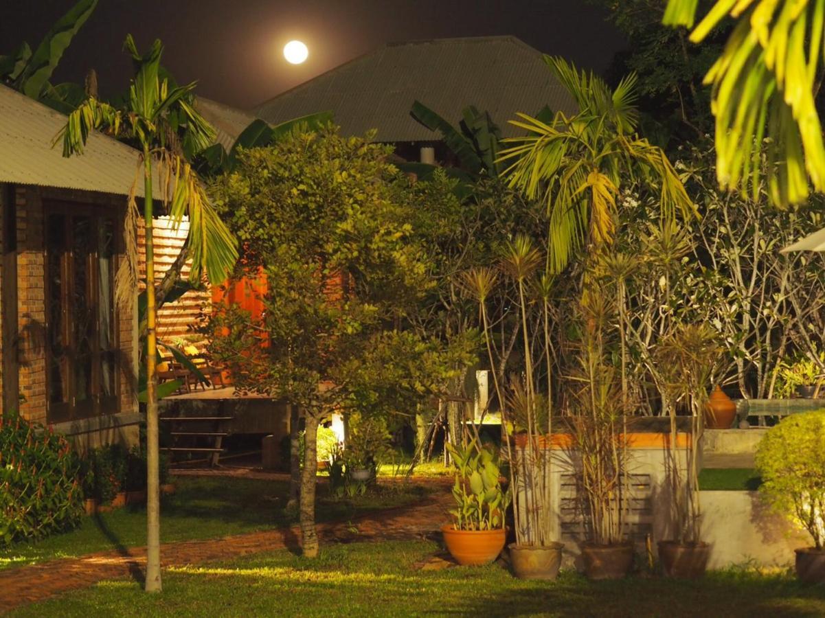 Baansuk Sukhothai Resort Екстериор снимка